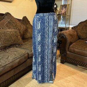 American Eagle outfitters long skirt  color blue with beige size 16